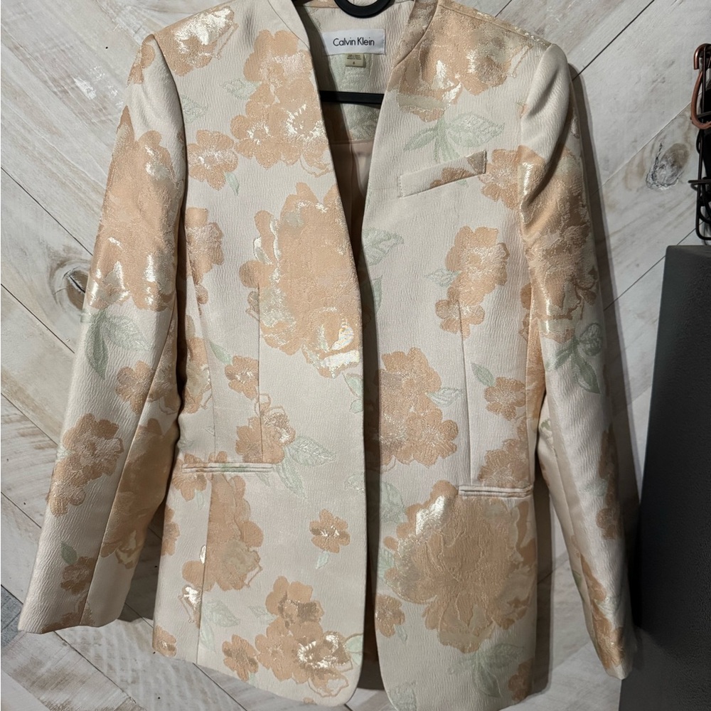 Calvin Klein Women's Beige Floral Blazer